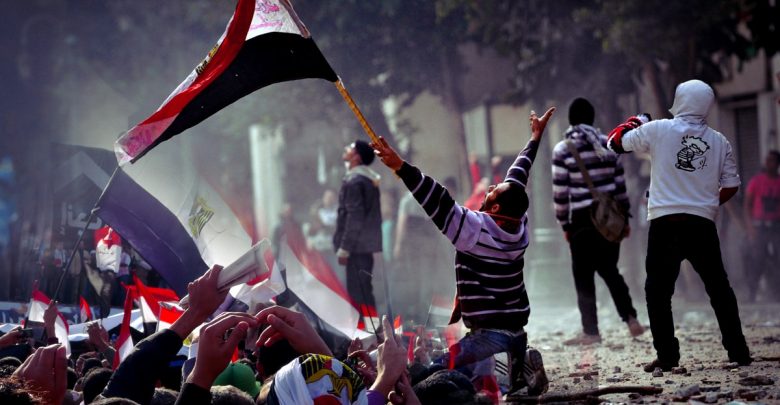 الثورة المصرية بين الشعارات والمفارقات