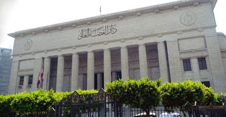 مصر السلطة والقضاء والمأزق الدائم