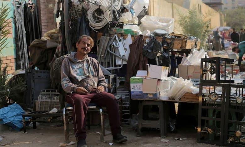إيكونوميست: لإنقاذ الاقتصاد المصري لابد من إخراج الجيش منه